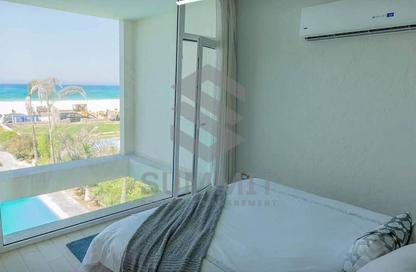 Chalet - 2 Bedrooms - 1 Bathroom for sale in Lasirena Palm Beach - Al Ain Al Sokhna - Suez