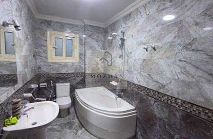 Apartment - 3 Bedrooms - 2 Bathrooms for rent in Zahraa Al Maadi Tunnel - Degla - Hay El Maadi - Cairo