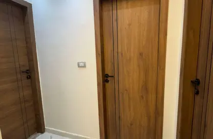 شقة - 4 غرف نوم - 2 حمامات للبيع في البوابة الرابعة القديمة - حورس - حدائق الاهرام - الجيزة