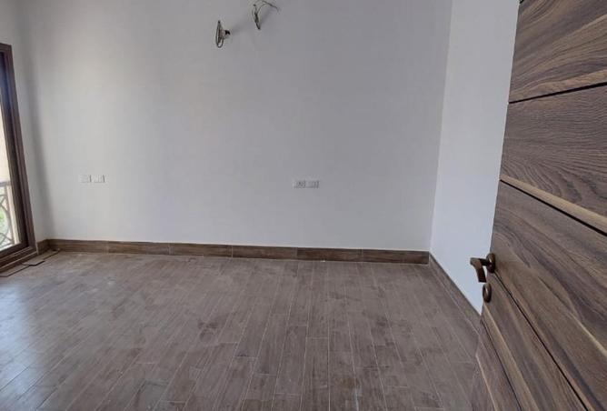 98545998 - Property Image 3