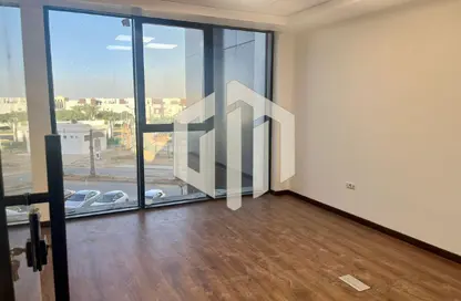 Office Space - 1 Bedroom - 1 Bathroom for rent in Hyde Park Business District Mall - South Teseen St. - The 5th Settlement - New Cairo City - Cairo