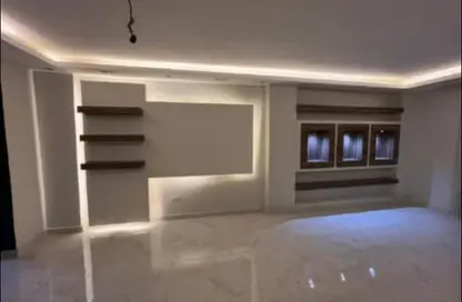 Apartment - 3 Bedrooms - 2 Bathrooms for rent in Al Khamayel city - Sheikh Zayed Compounds - Sheikh Zayed City - Giza