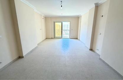 شقة - 3 غرف نوم - 3 حمامات للايجار في صوارى - كمبوندات الاسكندرية - الاسكندرية