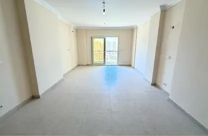 شقة - 3 غرف نوم - 3 حمامات للايجار في صوارى - كمبوندات الاسكندرية - الاسكندرية