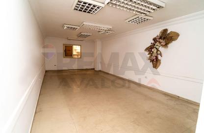 Apartment - 3 Bedrooms - 2 Bathrooms for sale in Hedaya Basha St. - Glim - Hay Sharq - Alexandria
