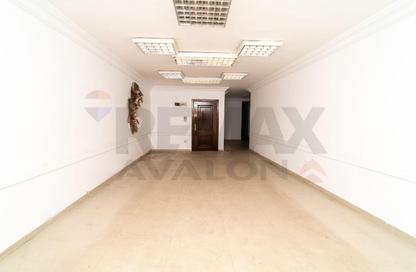 Apartment - 3 Bedrooms - 2 Bathrooms for sale in Hedaya Basha St. - Glim - Hay Sharq - Alexandria
