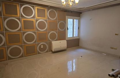Apartment - 3 Bedrooms - 3 Bathrooms for sale in Gameat Al Dewal Al Arabeya St. - Mohandessin - Giza