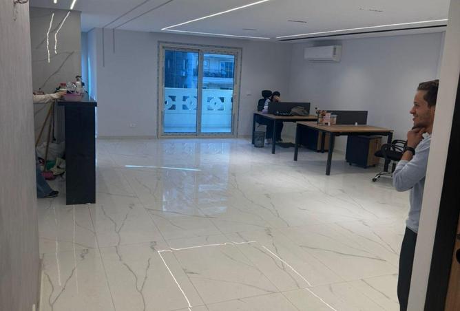 65407128 - Property Main Image