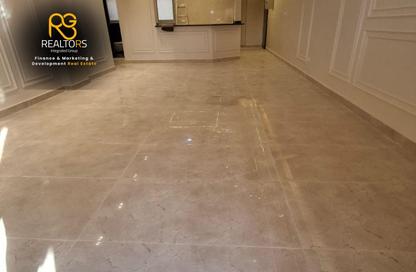Apartment - 3 Bedrooms - 2 Bathrooms for sale in Al Khamayel city - Sheikh Zayed Compounds - Sheikh Zayed City - Giza
