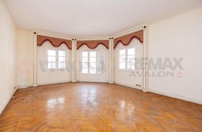 Apartment - 4 Bedrooms - 4 Bathrooms for sale in Mostafa Abou Heif St. - Saba Basha - Hay Sharq - Alexandria