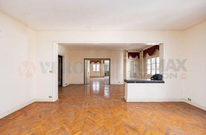 Apartment - 4 Bedrooms - 4 Bathrooms for sale in Mostafa Abou Heif St. - Saba Basha - Hay Sharq - Alexandria