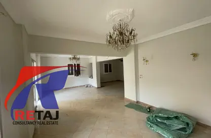 Apartment - 3 Bedrooms - 1 Bathroom for rent in Lozaka St. - 6th Zone - Nasr City - Cairo