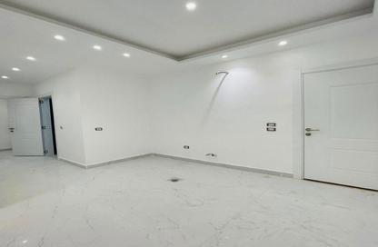 Apartment - 3 Bedrooms - 3 Bathrooms for sale in Green Residence 1 - 7th District - Sheikh Zayed City - Giza