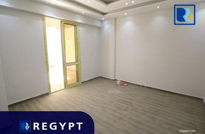 Office Space - Studio - 3 Bathrooms for sale in Degla Square - Degla - Hay El Maadi - Cairo