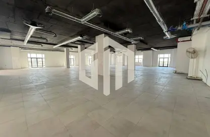 طابق كامل - استوديو - 1 حمام للايجار في شارع التسعين الجنوبي - التجمع الخامس - مدينة القاهرة الجديدة - القاهرة