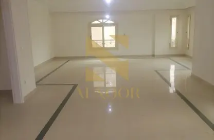 شقة - 4 غرف نوم - 3 حمامات للايجار في شارع 4 - الحي الثامن - مدينة 6 أكتوبر - الجيزة