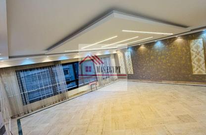 شقة - 4 غرف نوم - 3 حمامات للبيع في شارع الحجاز - المهندسين - الجيزة