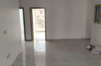 Office Space - 3 Bedrooms - 2 Bathrooms for rent in El Banafseg Services Area - El Banafseg - New Cairo City - Cairo