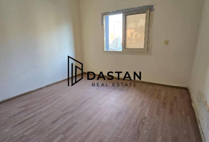 76230256 - Property Image 3