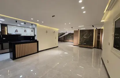 Office Space - Studio - 3 Bathrooms for rent in Zahraa El Maadi - Hay El Maadi - Cairo