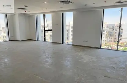 Office Space - Studio - 2 Bathrooms for rent in Hyde Park Business District Mall - South Teseen St. - The 5th Settlement - New Cairo City - Cairo