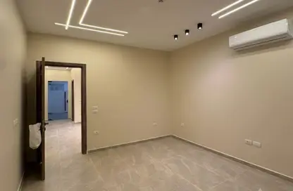 Co-Working Space - Studio - 1 Bathroom for rent in Lake View Residence 2 - 5th Settlement Compounds - The 5th Settlement - New Cairo City - Cairo