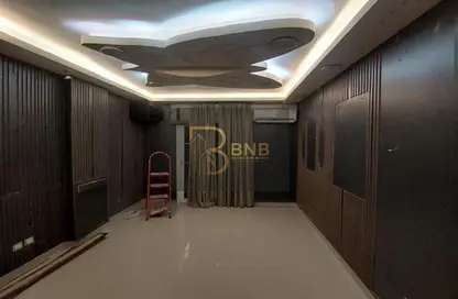 Apartment - 2 Bedrooms - 1 Bathroom for sale in Al Hadaba Al Wosta - Mokattam - Cairo