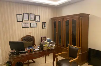 مكتب عمل جماعي - استوديو - 2 حمامات للايجار في شارع احمد فخري - المنطقة السادسة - مدينة نصر - القاهرة
