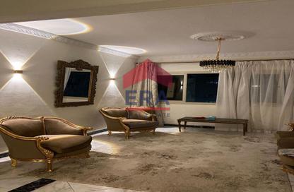 Apartment - 2 Bedrooms - 1 Bathroom for sale in Al Mohandes Ibrahim Othman St. - Mohandessin - Giza
