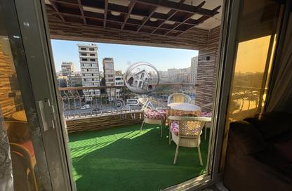 شقة - 3 غرف نوم - 2 حمامات للبيع في شارع أحمد عرابي - المهندسين - الجيزة شقة - 3 غرف نوم - 2 حمامات للبيع في شارع أحمد عرابي - المهندسين - الجيزة