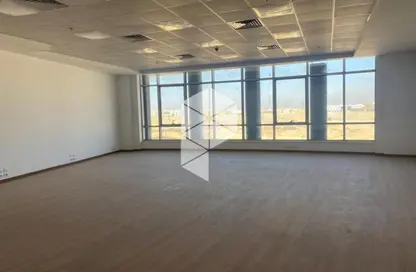 Office Space - 4 Bedrooms - 2 Bathrooms for sale in Centro - New Cairo City - Cairo