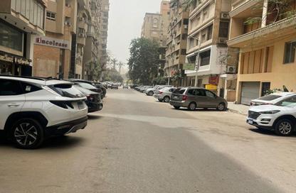 Apartment - 6 Bedrooms - 4 Bathrooms for sale in Abdel Moneim Riad St. - Mohandessin - Giza