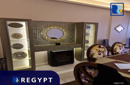 Apartment - 2 Bedrooms - 2 Bathrooms for rent in Mohamed Maraashly St. - Zamalek - Cairo