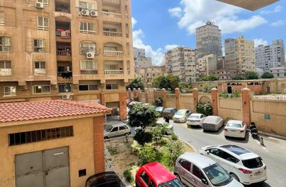 شقة - 3 غرف نوم - 1 حمام للبيع في شارع محرم بك - محرم بك - حي وسط - الاسكندرية