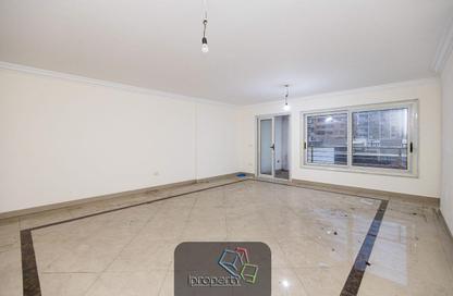 Office Space - 3 Bedrooms - 3 Bathrooms for rent in Al Ekbal St. - Laurent - Hay Sharq - Alexandria
