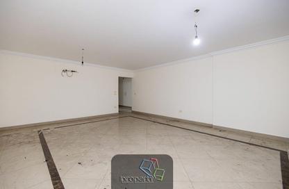 Office Space - 3 Bedrooms - 3 Bathrooms for rent in Al Ekbal St. - Laurent - Hay Sharq - Alexandria