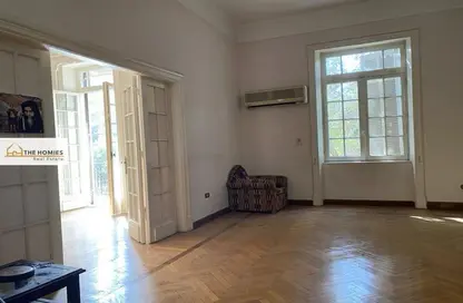 Apartment - 5 Bedrooms - 2 Bathrooms for sale in Al Kamel Mohamed St. - Zamalek - Cairo