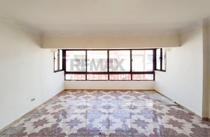 Apartment - 2 - 1 for sale in Garden City Smouha St. - Smouha - Hay Sharq - Alexandria