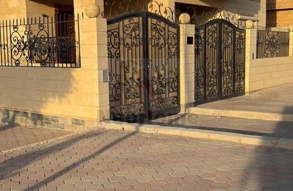 Apartment - 4 Bedrooms - 3 Bathrooms for rent in 8th District - Shorouk City - Cairo Apartment - 4 Bedrooms - 3 Bathrooms for rent in 8th District - Shorouk City - Cairo