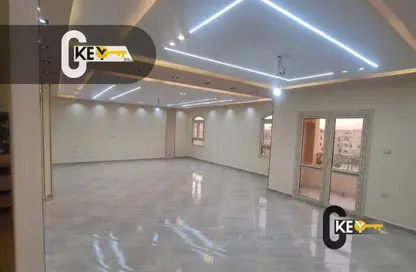 شقة - 3 غرف نوم - 2 حمامات للايجار في شارع الجزيرة - المستثمرين الجنوبية - مدينة القاهرة الجديدة - القاهرة