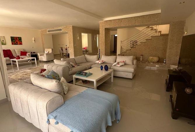 107976012 - Property Image 2