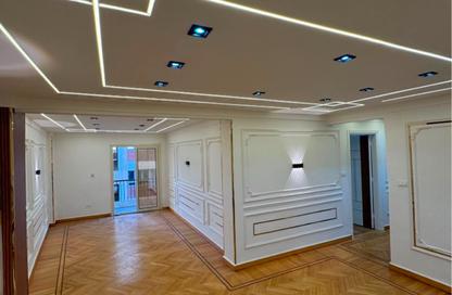 Apartment - 3 Bedrooms - 1 Bathroom for rent in Shaarawy St. - Laurent - Hay Sharq - Alexandria Apartment - 3 Bedrooms - 1 Bathroom for rent in Shaarawy St. - Laurent - Hay Sharq - Alexandria