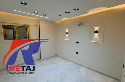 Apartment - 2 Bedrooms - 2 Bathrooms for sale in Ahmed Al Zomor St. - 9th Zone - Nasr City - Cairo