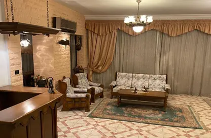 شقة - 3 غرف نوم - 2 حمامات للبيع في شارع الفالوجه - المنطقة الأولى - مدينة نصر - القاهرة