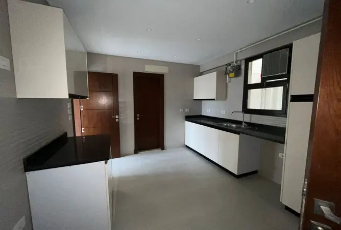 100920102 - Property Image 2