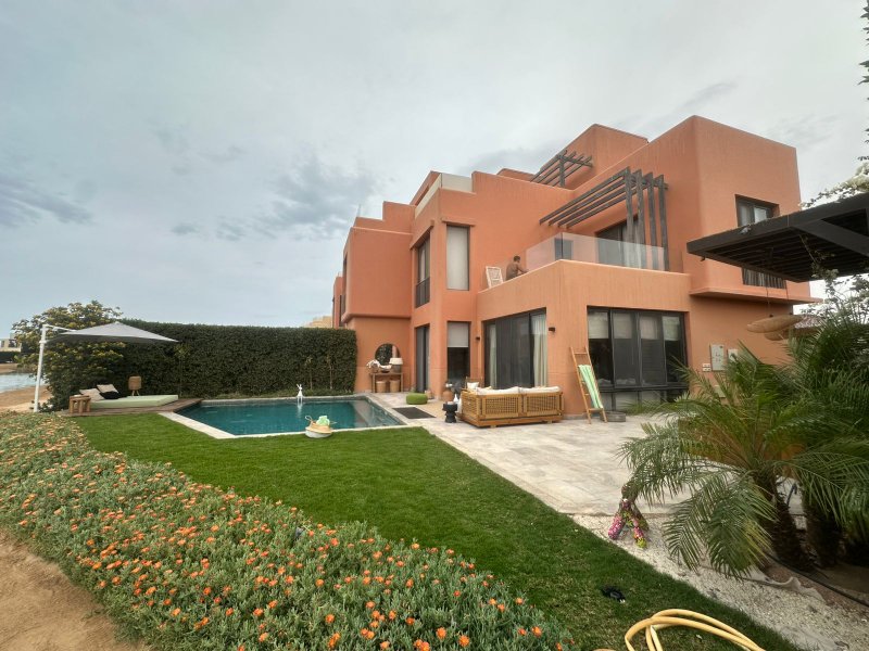 Rent 3BR Townhouse Corner | Private Pool | Tawila thumbnail