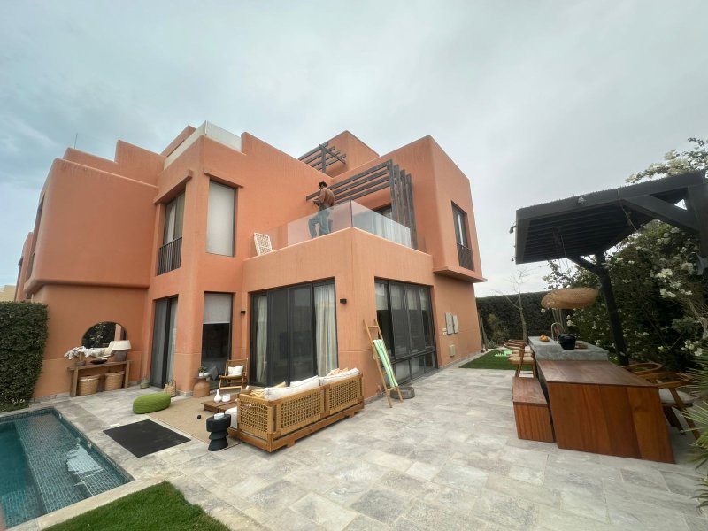 Rent 3BR Townhouse Corner | Private Pool | Tawila thumbnail