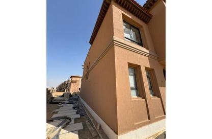 Townhouse - 4 Bedrooms - 4 Bathrooms for sale in Village West - Sheikh Zayed Compounds - Sheikh Zayed City - Giza