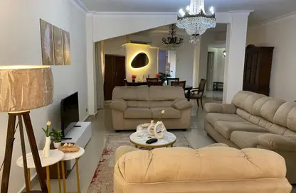 Apartment - 2 Bedrooms - 2 Bathrooms for rent in Al Mansour Mohamed St. - Zamalek - Cairo