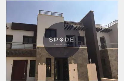 Villa - 6 Bedrooms - 6 Bathrooms for sale in Hyde Park - New Cairo City - Cairo